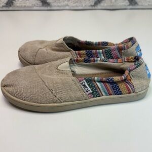 Toms Girls Size 2 Khaki Canvas Slip On Loafer Flats Youth Aztec Burlap Classic
